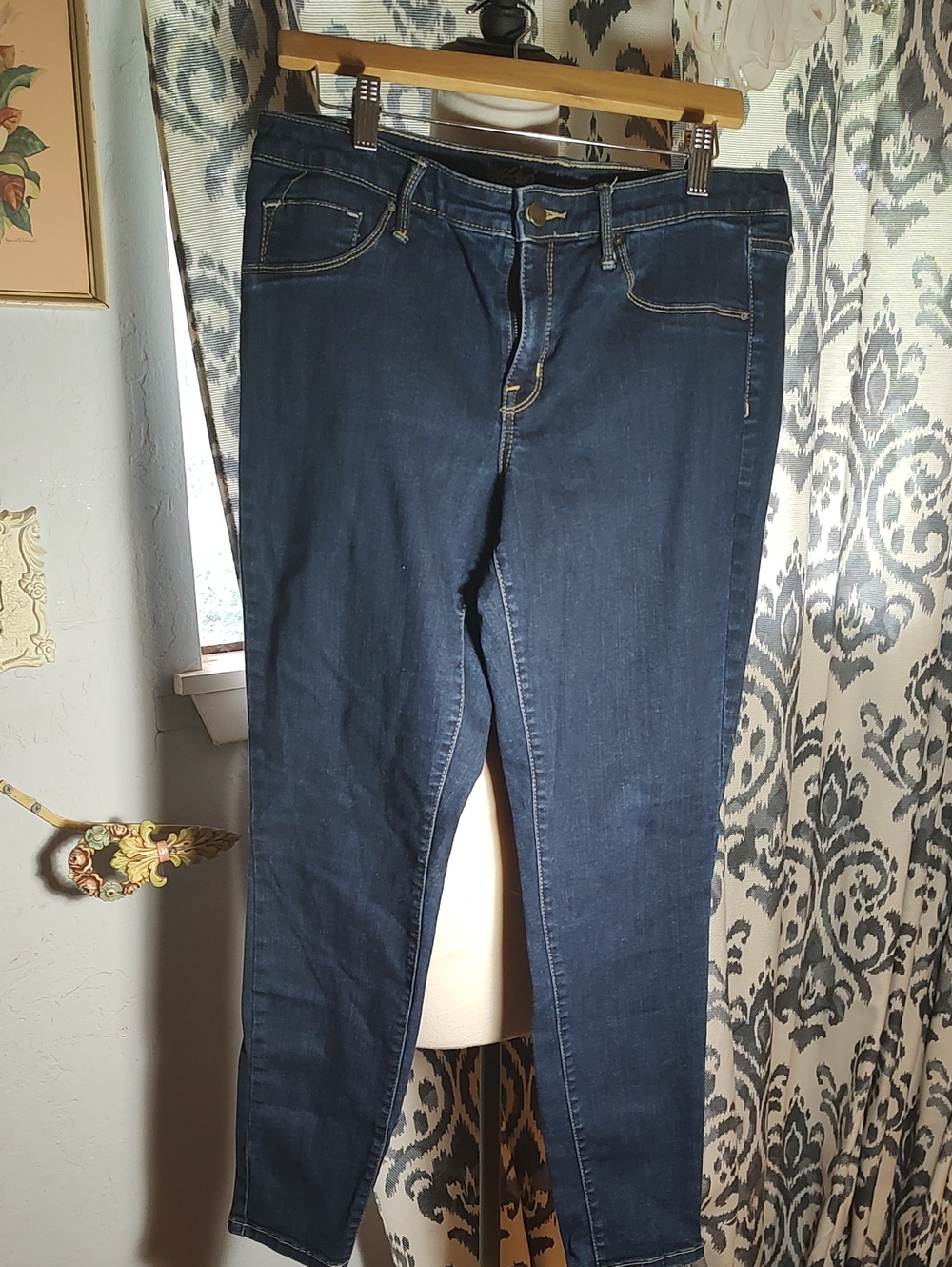 Mossimo Women’s Dark Blue Classic Stretch Jeans